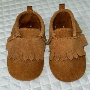 Unisex Boy or Girl Genuine Leather Slip-On Toddler Moccasins Shoes Size 4 Brown